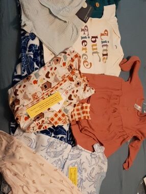 Baby Girl Lot, Outfits & Bamboo Pajamas New W Tags 18/24 Mth ( 7 Items)